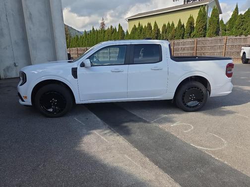 2025 Ford Maverick Lobo Standard