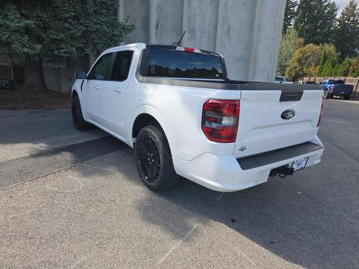 2025 Ford Maverick Lobo Standard