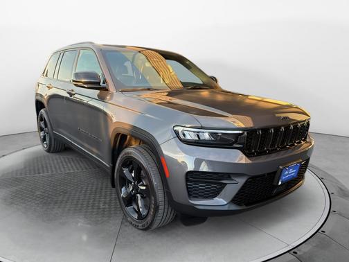 2023 Jeep Grand Cherokee Altitude