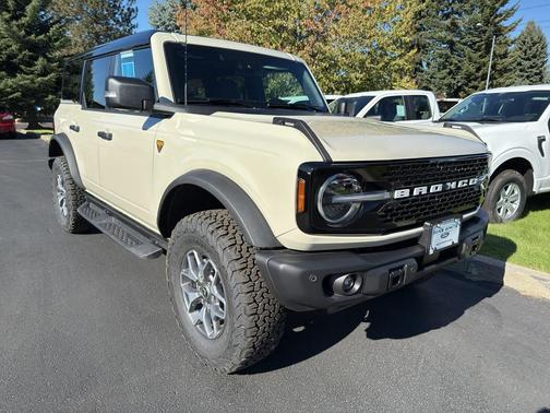 DESERT SAND 2025 Ford Bronco Badlands