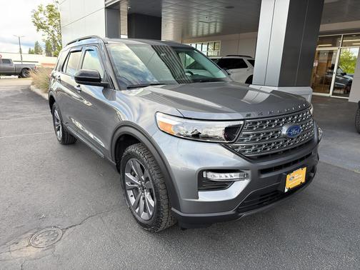CARBONIZED GRAY METALLIC 2024 Ford Explorer XLT