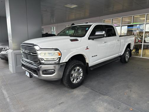 2020 RAM 2500 Laramie Crew Cab 4X4 6'4' Box
