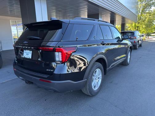 AGATE BLACK METALLIC 2026 Ford Explorer Active