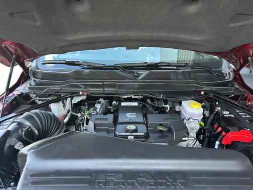 2024 RAM 3500 Laramie Crew Cab 4x4 8' Box