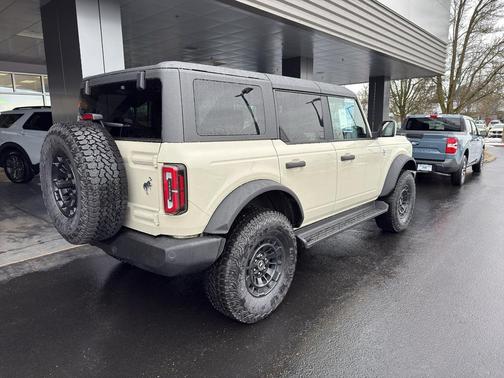 DESERT SAND 2026 Ford Bronco Outer Banks