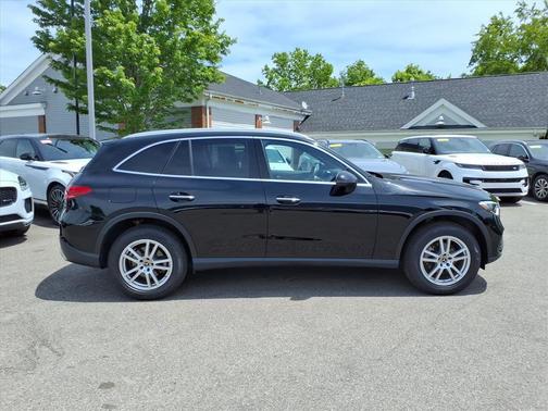 Black 2023 Mercedes-Benz GLC 300