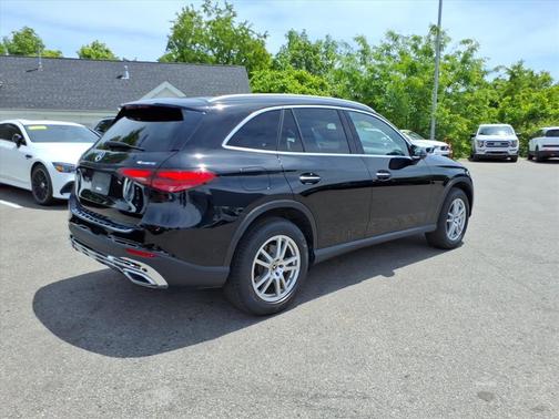 Black 2023 Mercedes-Benz GLC 300