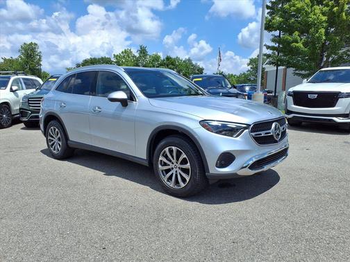 Cirrus Silver Metallic 2023 Mercedes-Benz GLC 300 4MATIC