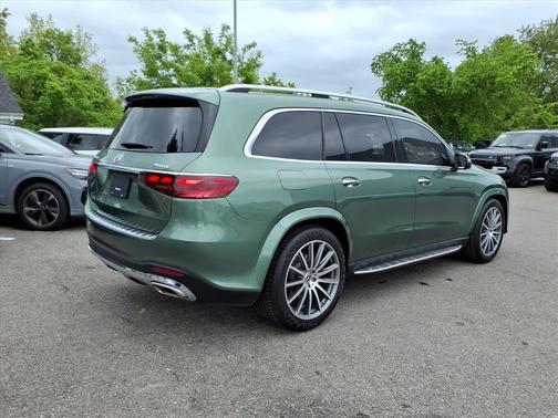 MANUFAKTUR Signature Ireland Mid Green Metallic 2025 Mercedes-Benz GLS 580 4MATIC