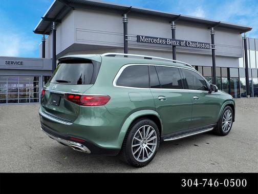 MANUFAKTUR Signature Ireland Mid Green Metallic 2025 Mercedes-Benz GLS 580 4MATIC
