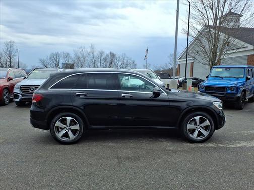 Black 2022 Mercedes-Benz GLC 300 4MATIC