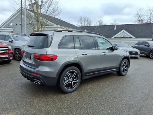 Mountain Grey Metallic 2025 Mercedes-Benz GLB 250