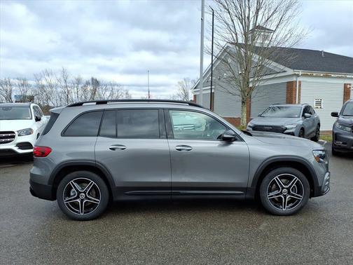 Mountain Grey Metallic 2025 Mercedes-Benz GLB 250