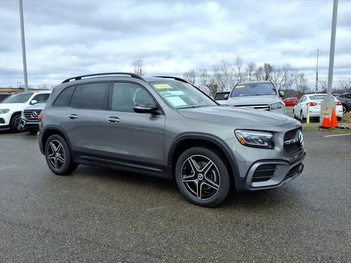Mountain Grey Metallic 2025 Mercedes-Benz GLB 250
