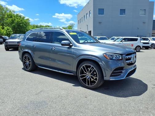 Selenite Grey Metallic 2023 Mercedes-Benz GLS 450 4MATIC