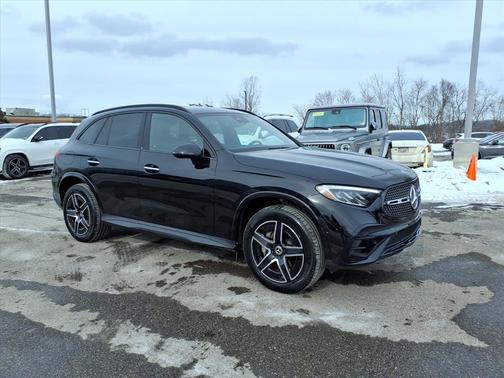 Black 2025 Mercedes-Benz GLC 300