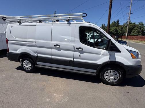 Oxford White 2018 Ford Transit-250 Base
