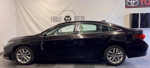 2019 Toyota Avalon XLE