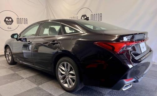 2019 Toyota Avalon XLE