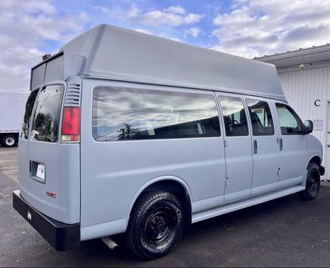 2002 GMC Savana 3500 SLE Extended Wagon