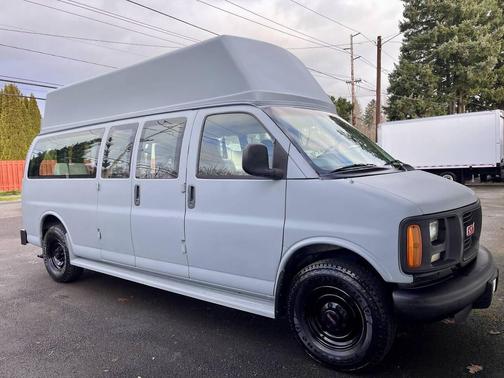 2002 GMC Savana 3500 SLE Extended Wagon