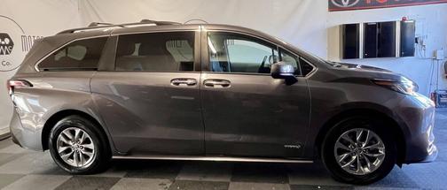 2021 Toyota Sienna XLE 7 Passenger