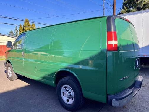 2010 Chevrolet Express 2500 Work Van