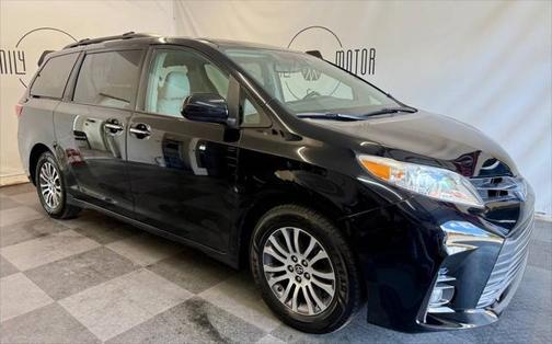 2018 Toyota Sienna XLE Premium