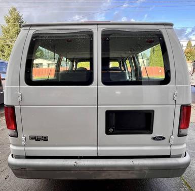 1999 Ford E150 Base