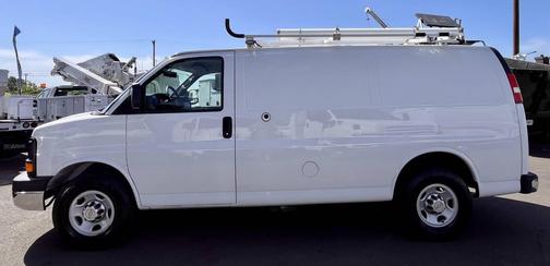 Summit White 2014 Chevrolet Express 2500 Work Van