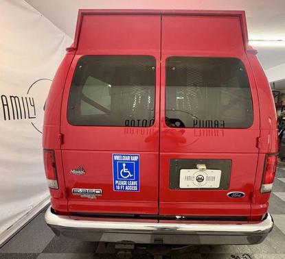 2014 Ford E350 Super Duty XLT