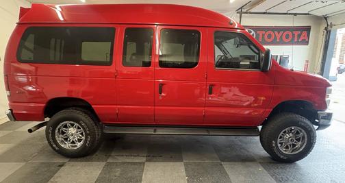 2014 Ford E350 Super Duty XLT