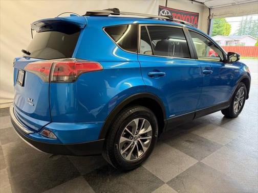 2017 Toyota RAV4 Hybrid XLE