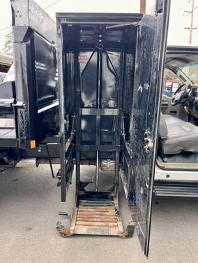 Oxford White Clearcoat 2009 Ford F-450 4X2 2dr Regular Cab 140.8 200.8 in. WB