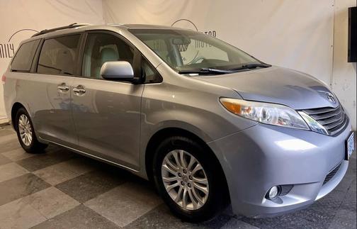 2011 Toyota Sienna XLE
