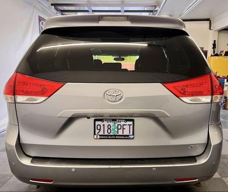 2011 Toyota Sienna XLE