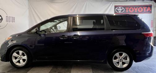 2019 Toyota Sienna SE