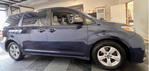 2019 Toyota Sienna SE