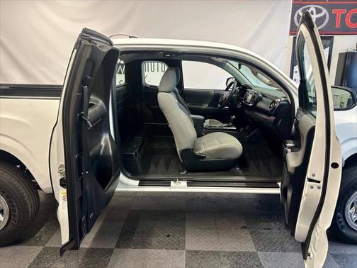 2018 Toyota Tacoma SR