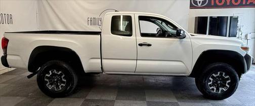 2018 Toyota Tacoma SR