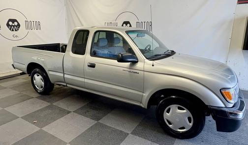2000 Toyota Tacoma Base