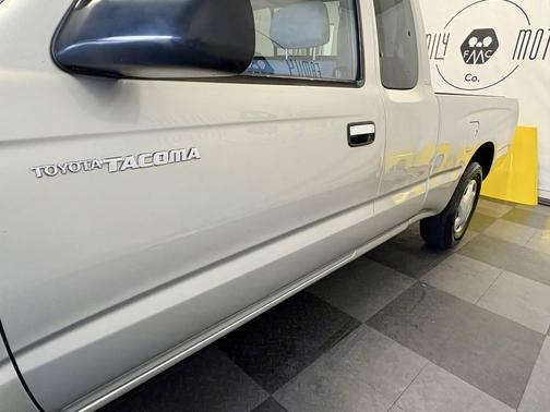 2000 Toyota Tacoma Base