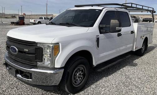 Oxford White 2017 Ford F-250 XLT
