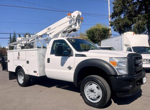 Oxford White 2016 Ford F-450 4X2 2dr Regular Cab 140.8 200.8 in. WB