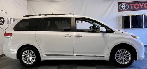 2013 Toyota Sienna XLE