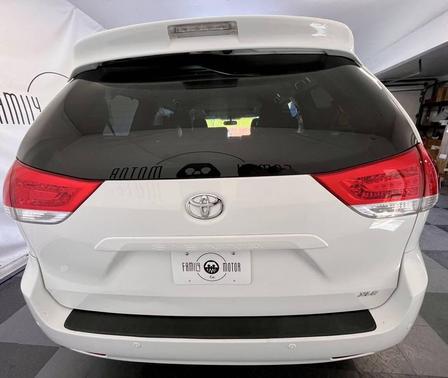 2013 Toyota Sienna XLE