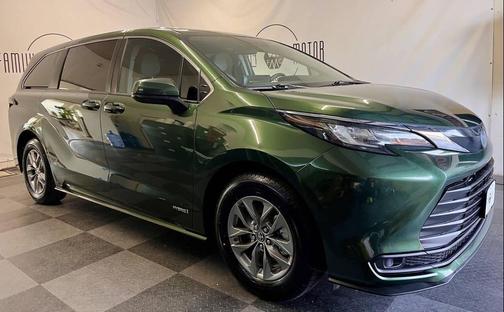 2021 Toyota Sienna LE