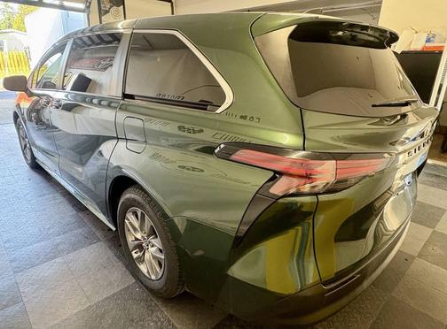 2021 Toyota Sienna LE