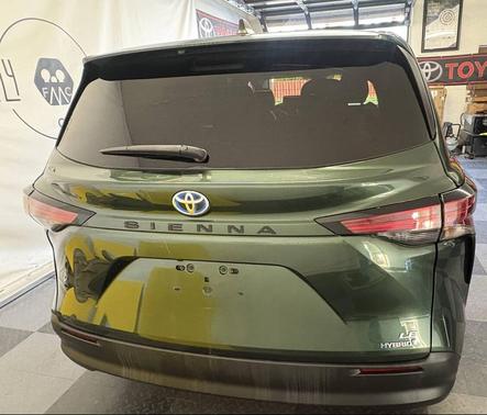 2021 Toyota Sienna LE