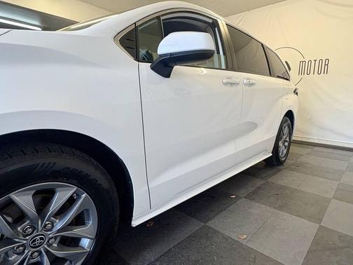 2022 Toyota Sienna LE